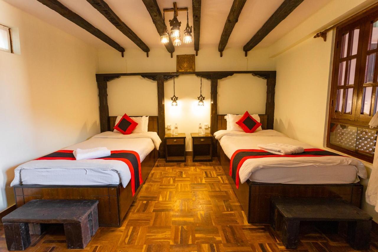Vajra Guest House&Restaurant Bhatgoan 外观 照片