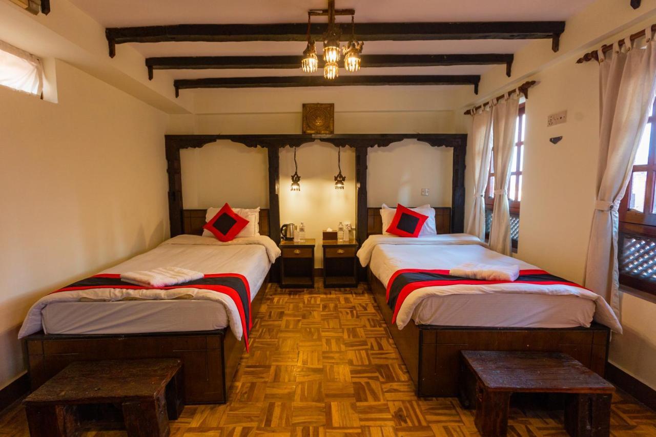 Vajra Guest House&Restaurant Bhatgoan 外观 照片